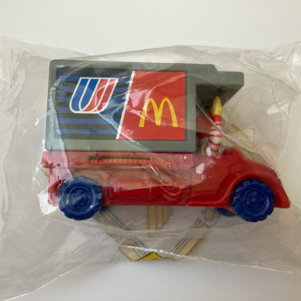 McDonald`s United Airlines Vintage Happy Meal Toy Friendly Skies Ronald in Truck